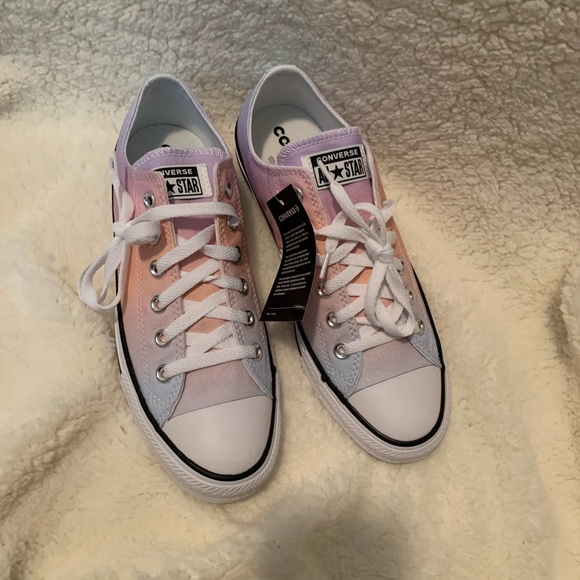 Converse Shoes - WOMES CHUCK TAYLOR CONVERSE SNEAKERS SIZE 9. NWT!